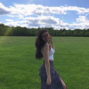 Meet your Posher, Cassandra